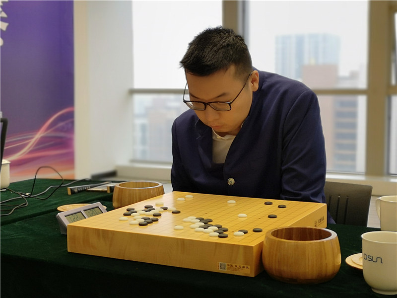 全球精英云集：篮球冠军争夺战如火如荼的简单介绍