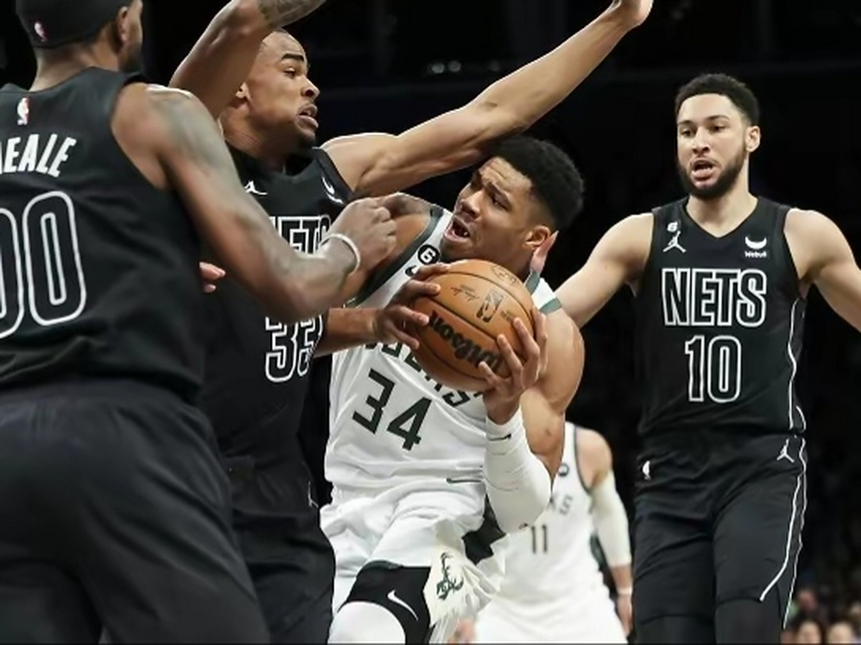 关于雄鹿止步篮网，东部领跑地位有所动摇的信息