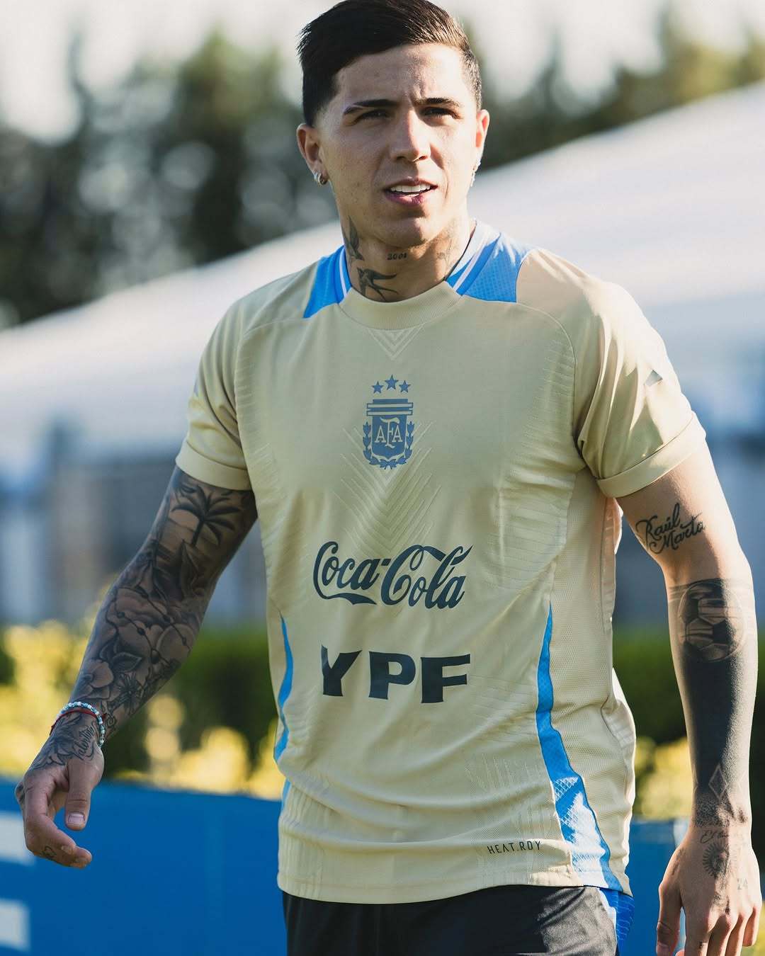 包含阿根廷天王重回俱乐部,挑战新的职业生涯的词条 包含阿根廷天王重回俱乐部,挑战新的职业生涯的词条