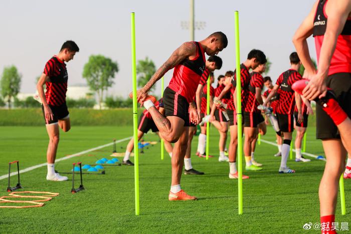 1xBit体育下载-关于悉尼FC击败对手，队伍士气高涨向淘汰赛迈进的信息