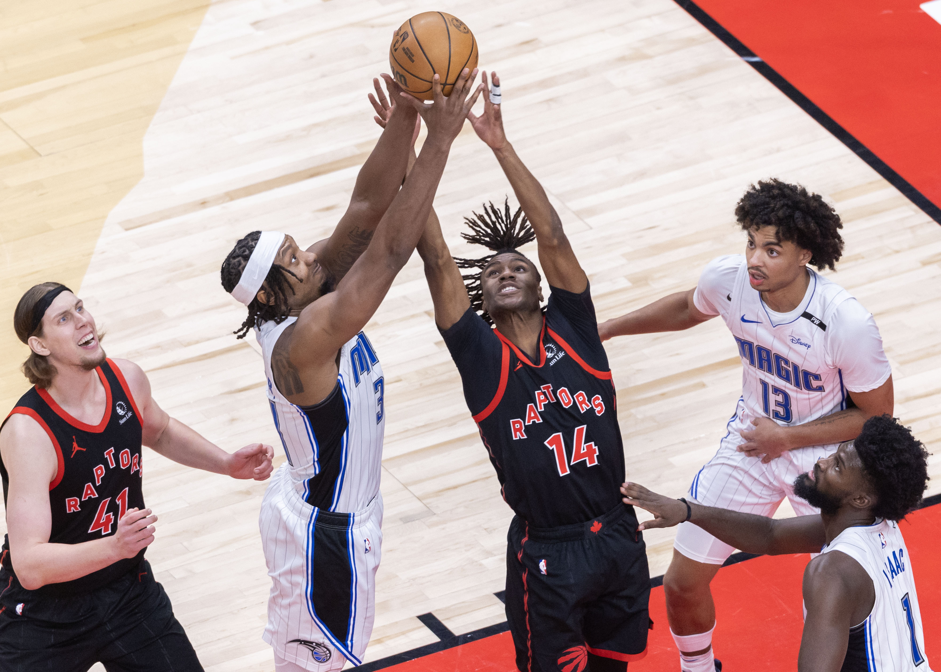 猛龙实力强劲,全面击败对手取得胜利 猛龙实力强劲,全面击败对手取得胜利