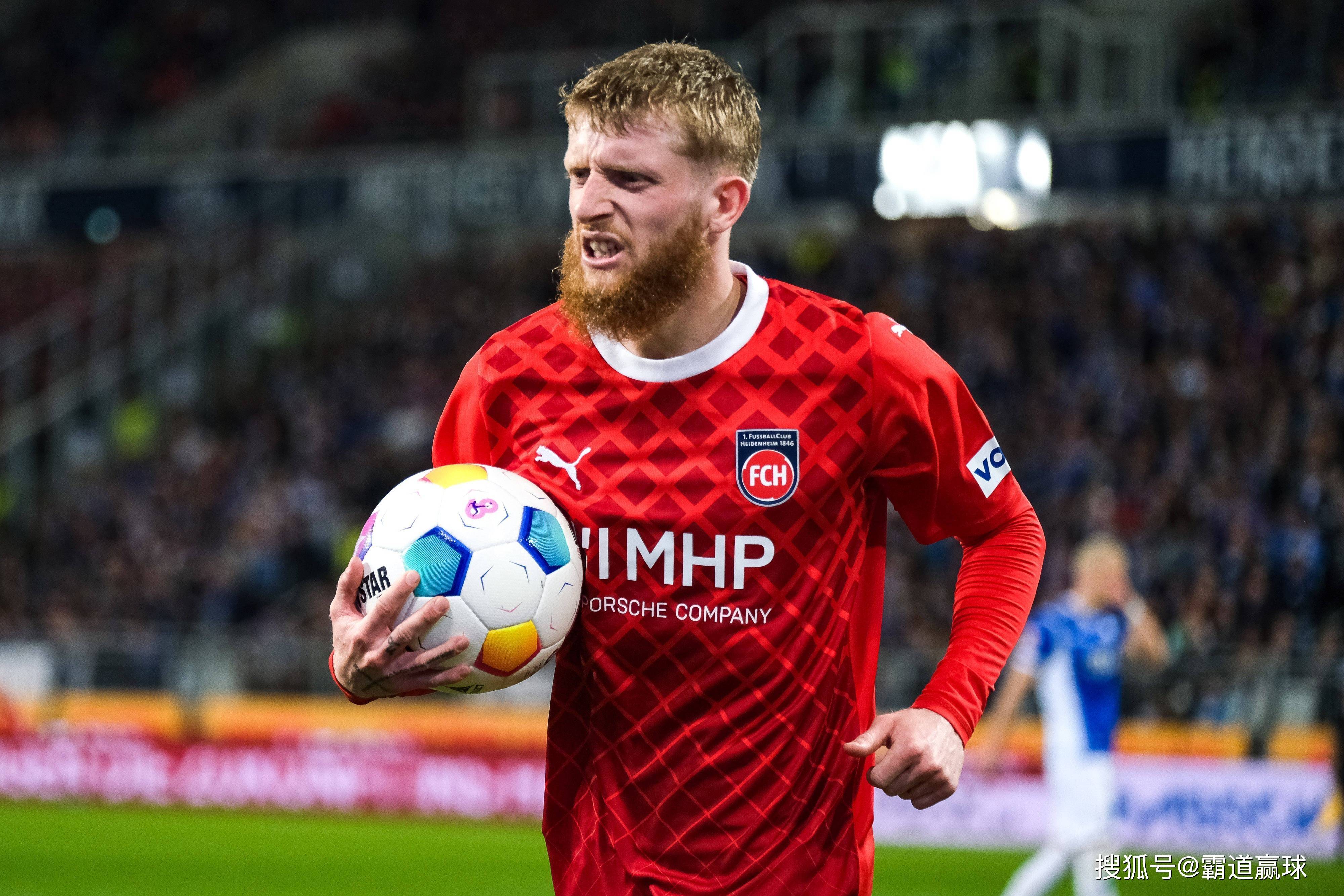 1xBit体育官网app-沃尔夫斯堡球员训练备战英超前十的简单介绍