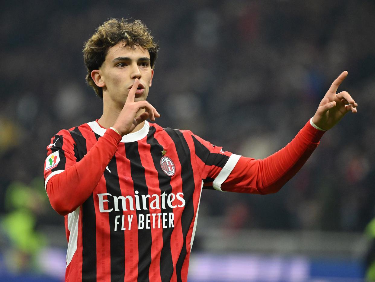 1xBit体育平台-意大利足球比赛中的明星光芒