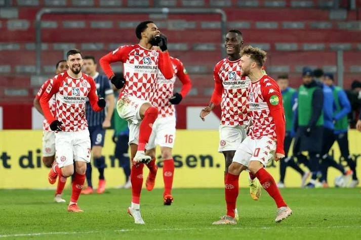 1xBit体育课程-包含莱比锡红牛主场2-0小胜科隆，豪取联赛三连胜的词条