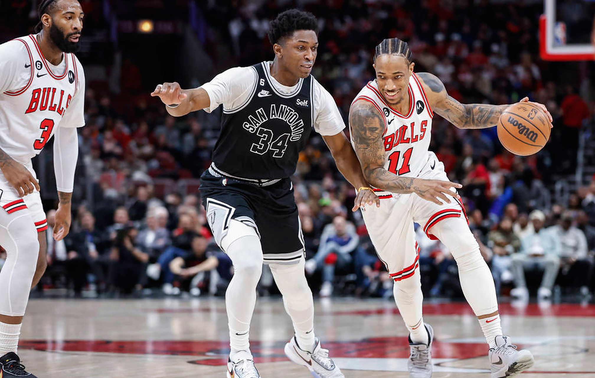 猛龙逆转公牛,马刺连败 猛龙逆转公牛,马刺连败