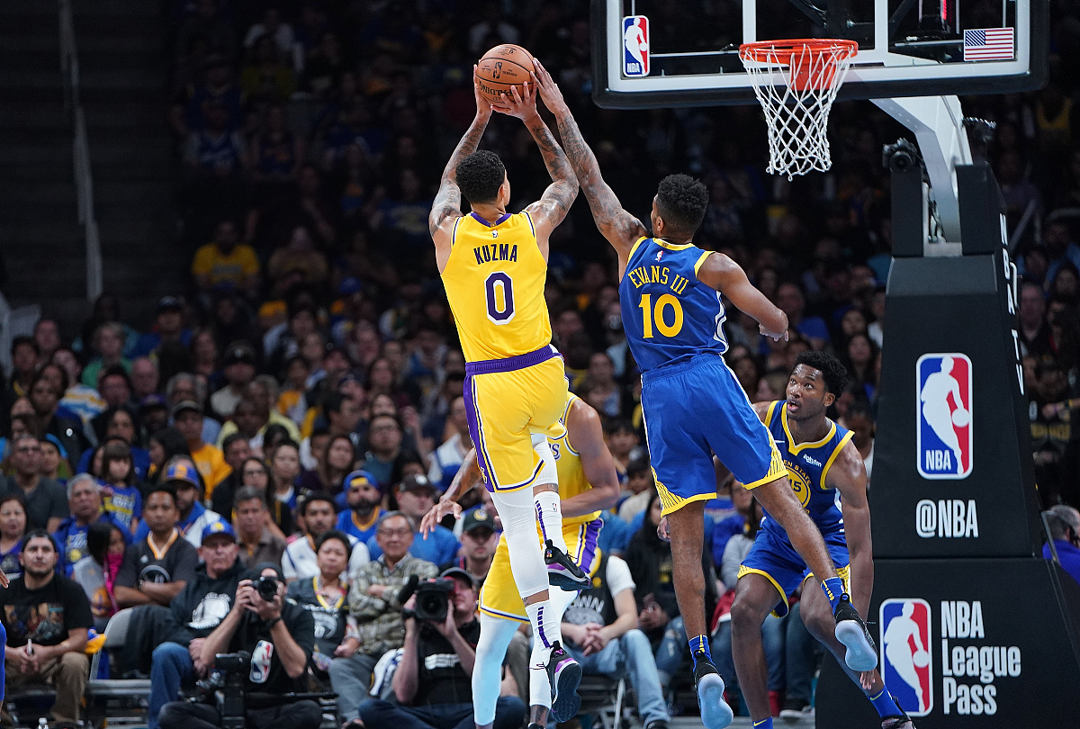 勇士主场大胜鹈鹕，豪取八连胜的简单介绍