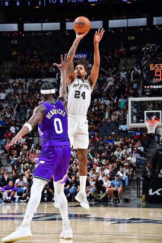 马刺击败爵士保持不败 马刺击败爵士保持不败