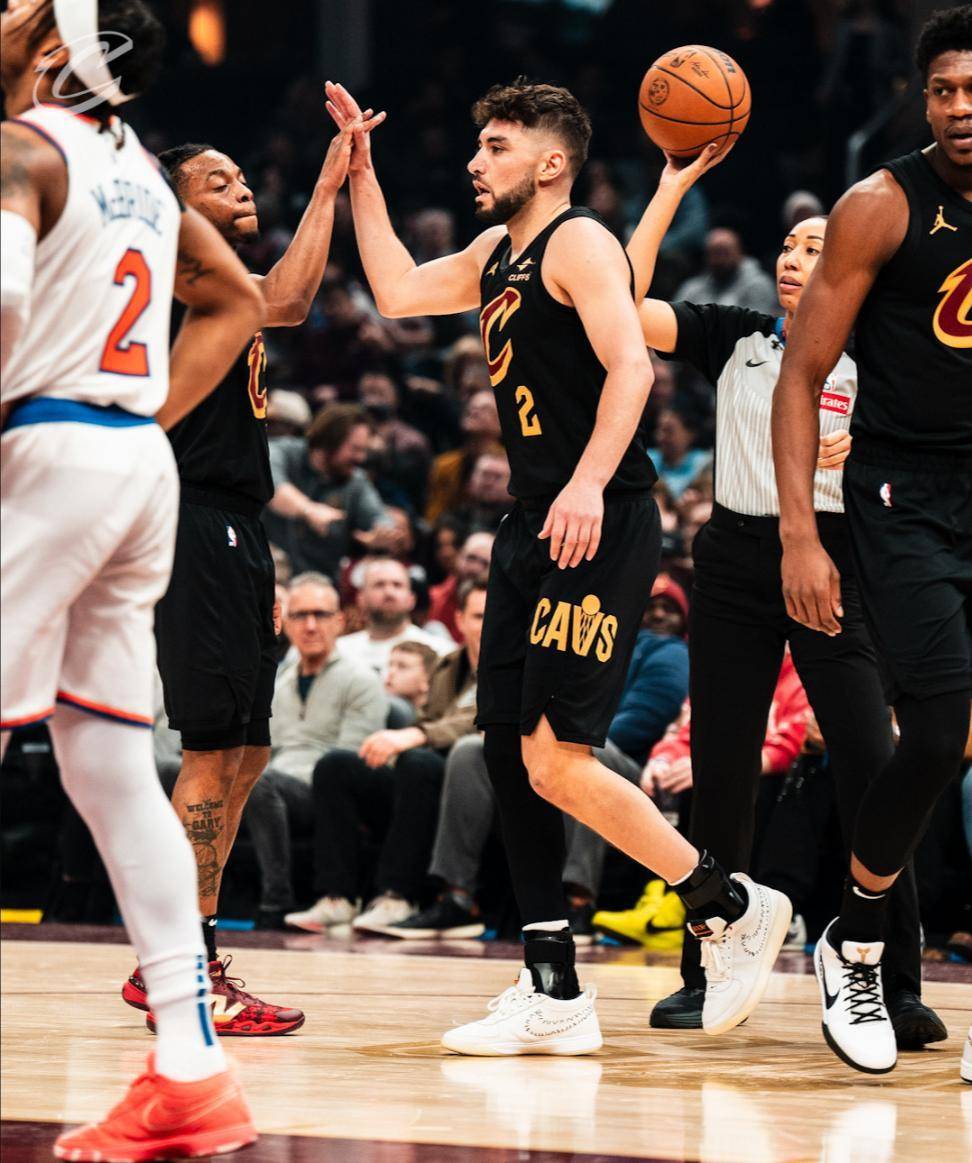 爵士惊险胜掘金,米切尔绝杀砍下40分 爵士惊险胜掘金,米切尔绝杀砍下40分